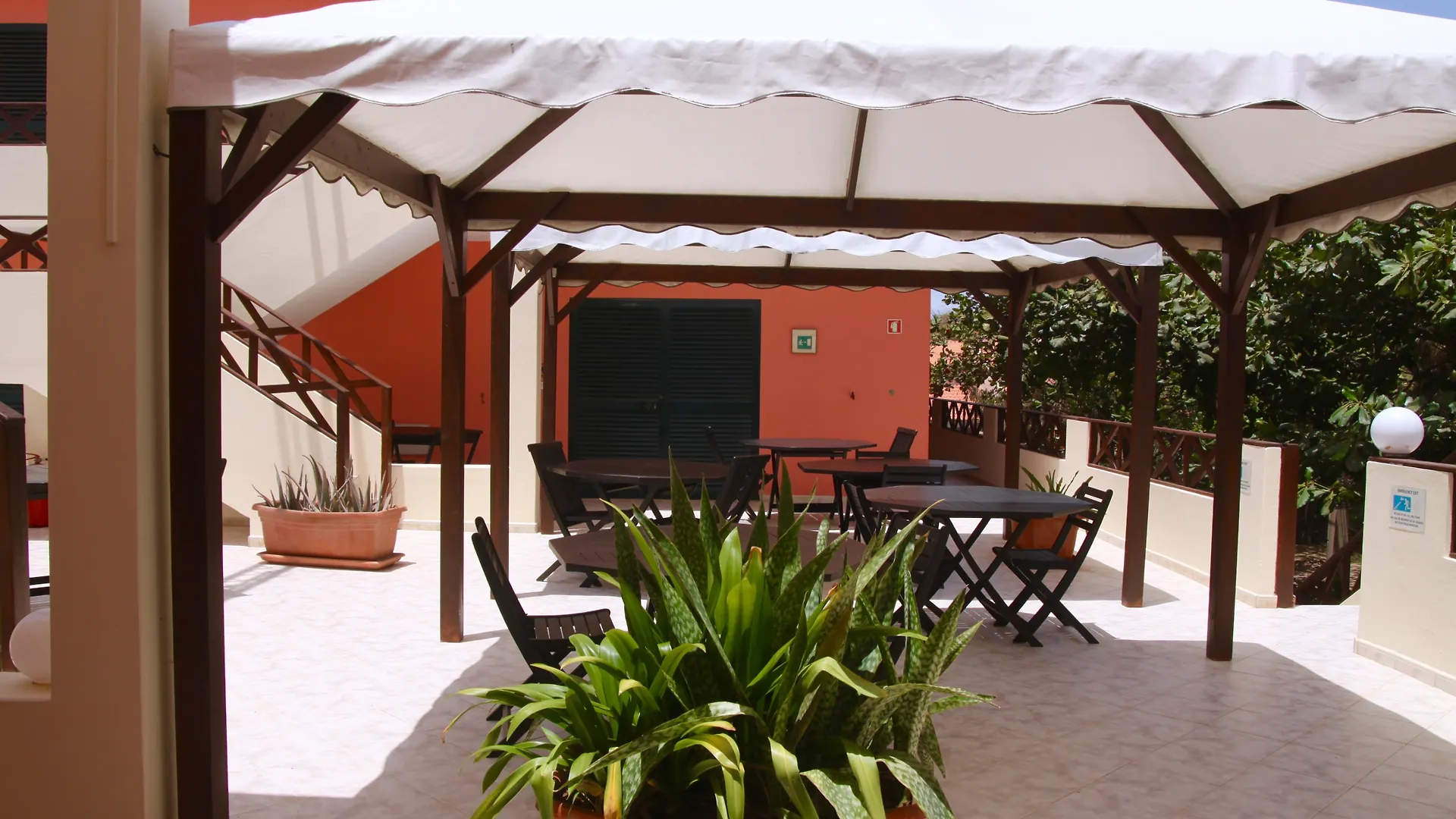 Aparthotel Ponta Preta Santa María