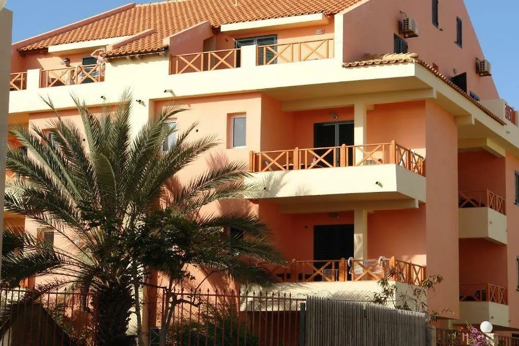 Aparthotel Ponta Preta Santa María